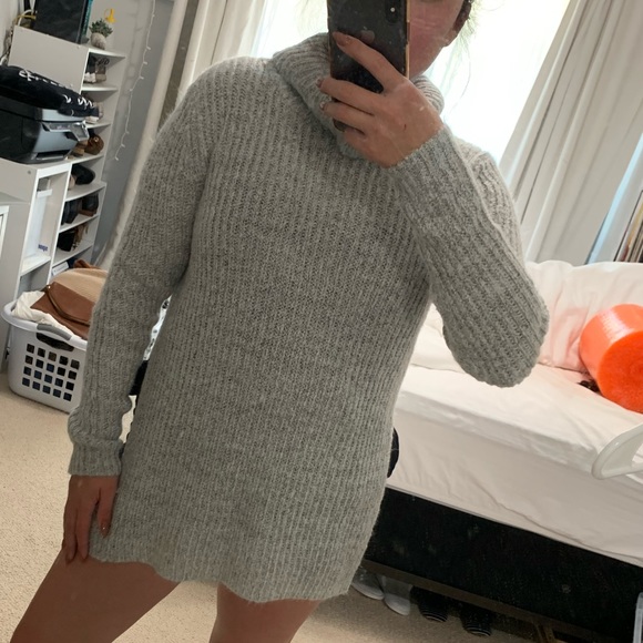 AVAIL AFTER 12/4 Turtle neck / cowl neck sweater - Picture 6 of 7